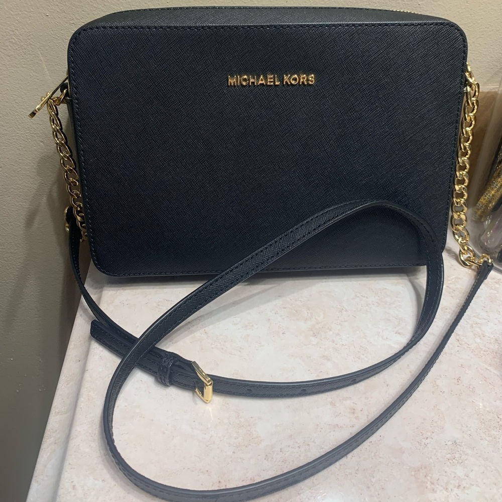 MICHEAL Kors cross body